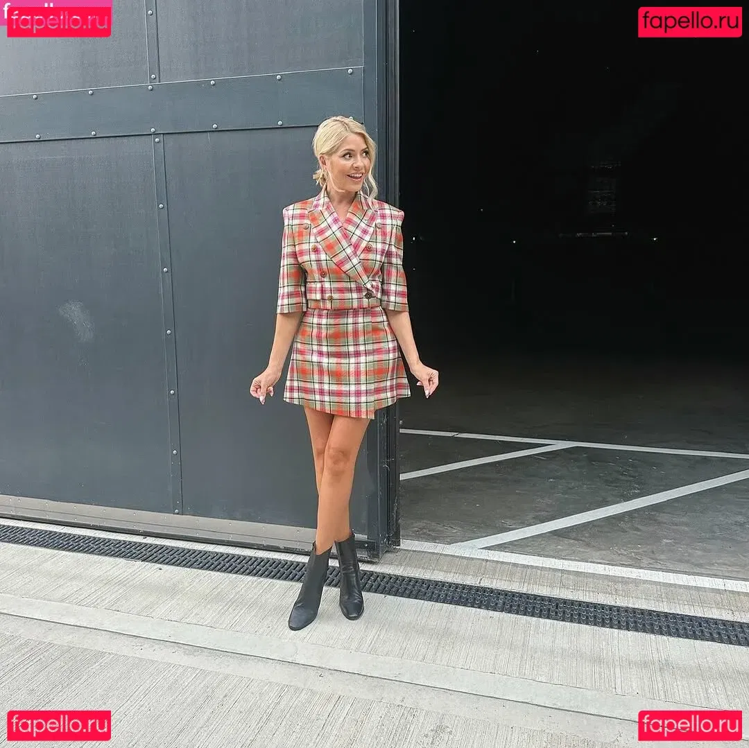 Holly Willoughby Onlyfans Photo Gallery 