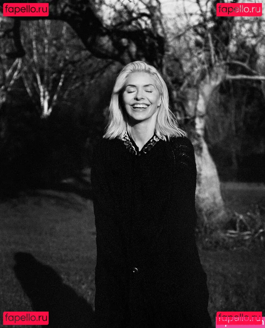 Holly Willoughby Onlyfans Photo Gallery 