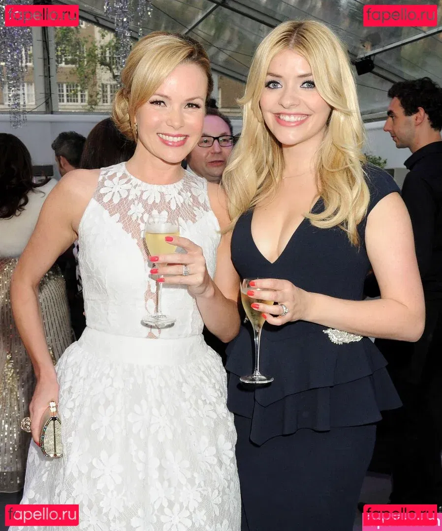 Holly Willoughby Onlyfans Photo Gallery 