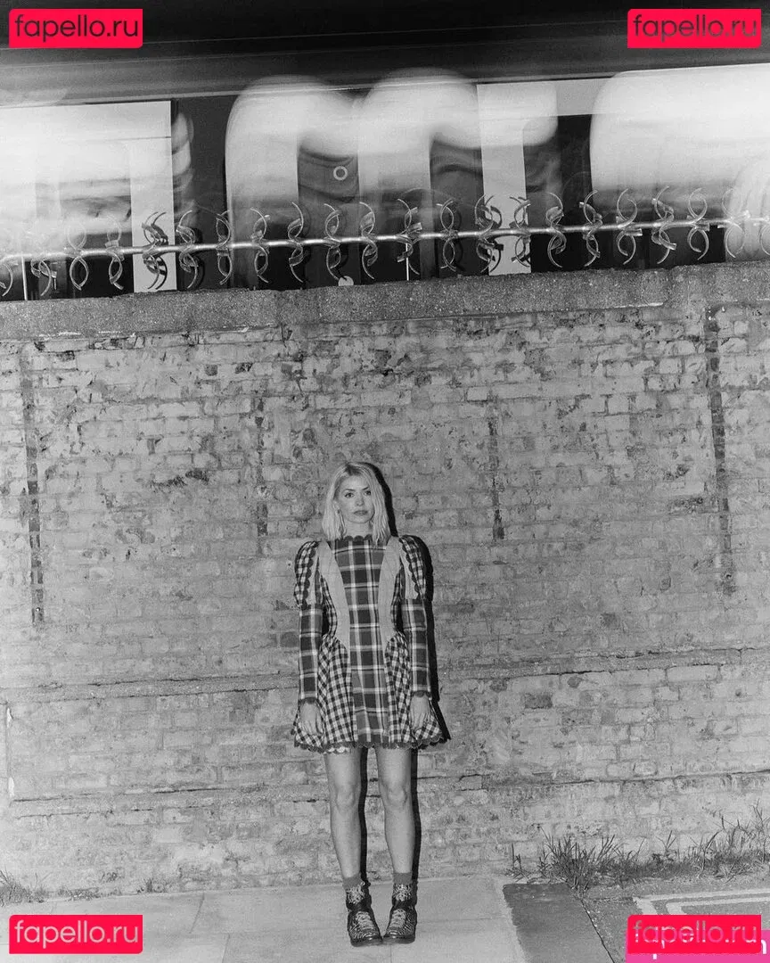 Holly Willoughby Onlyfans Photo Gallery 