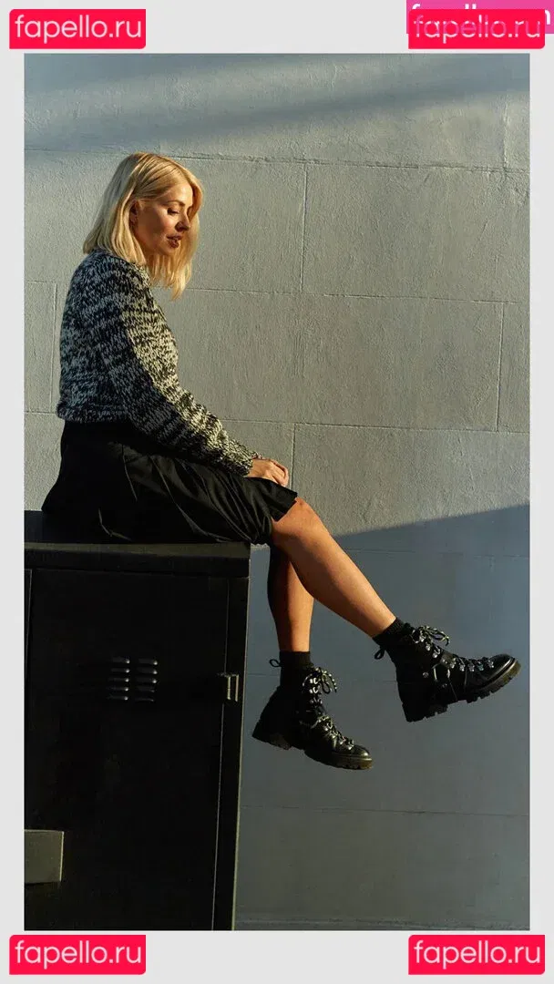 Holly Willoughby Onlyfans Photo Gallery 