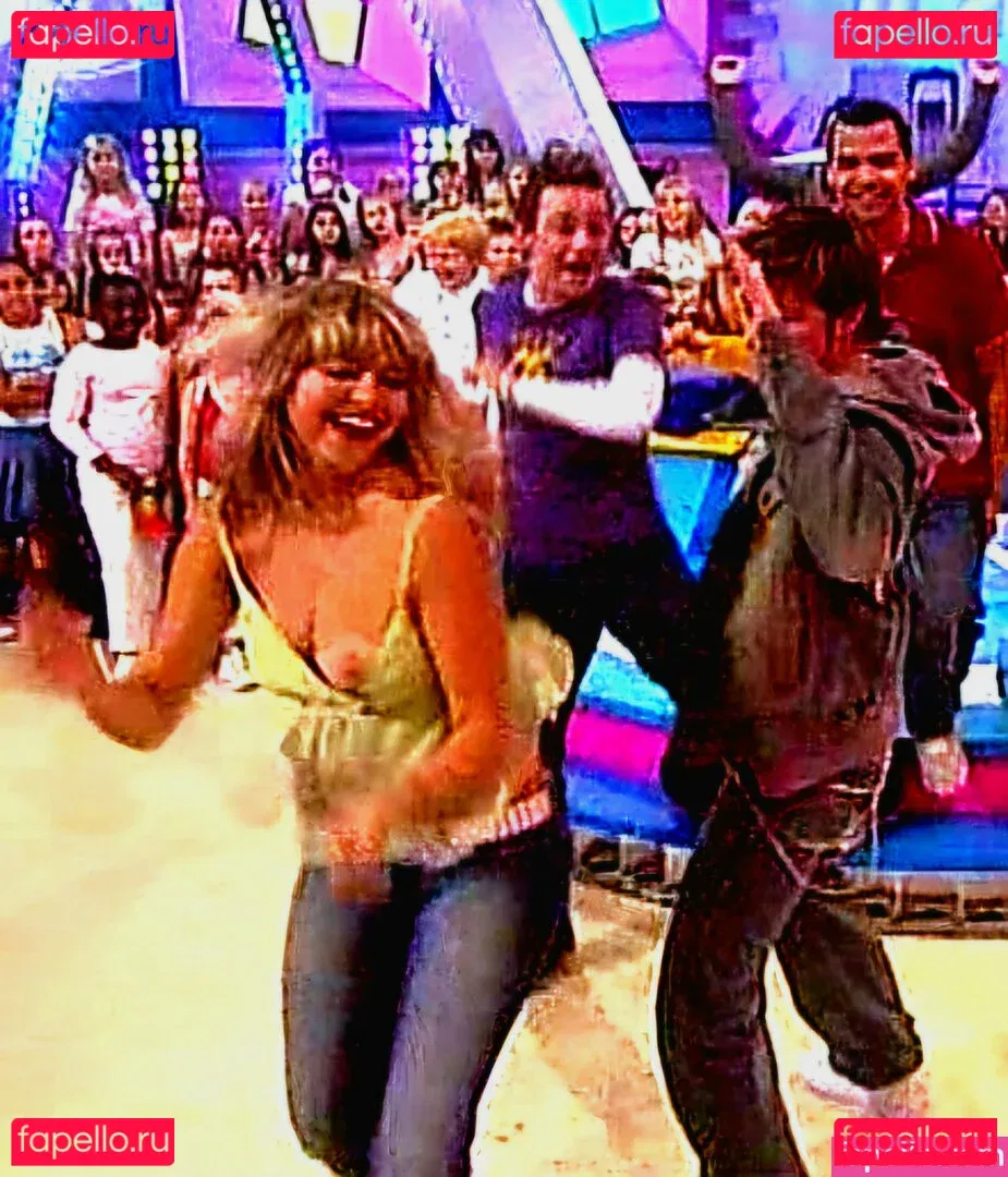 Holly Willoughby Onlyfans Photo Gallery 