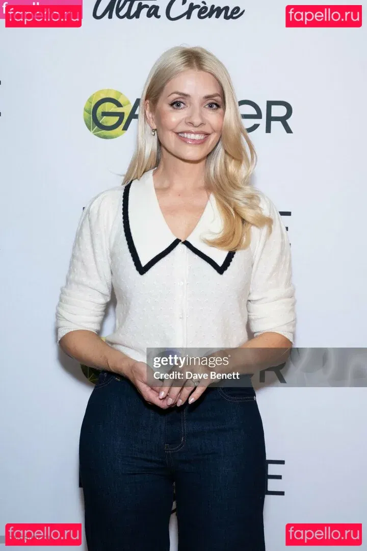Holly Willoughby Onlyfans Photo Gallery 