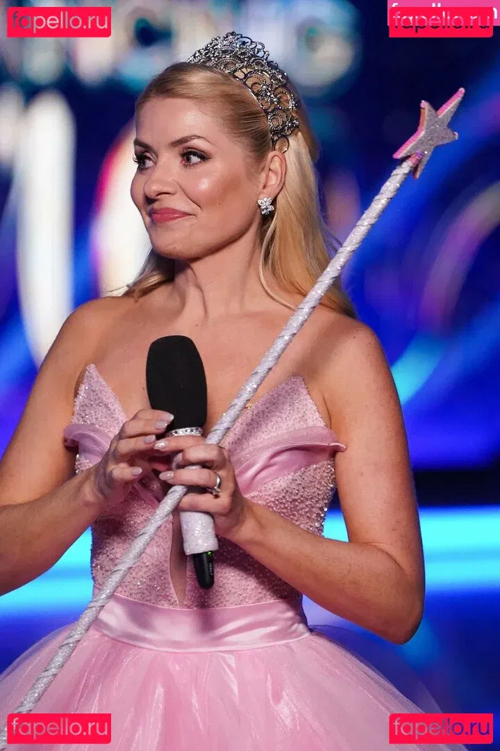 Holly Willoughby Onlyfans Photo Gallery 