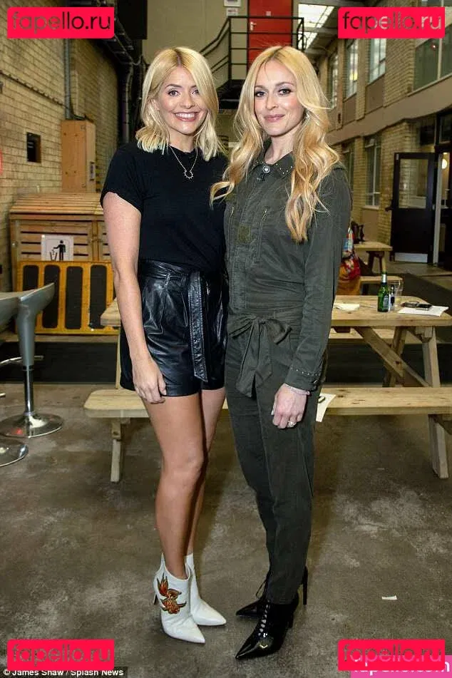 Holly Willoughby Onlyfans Photo Gallery 