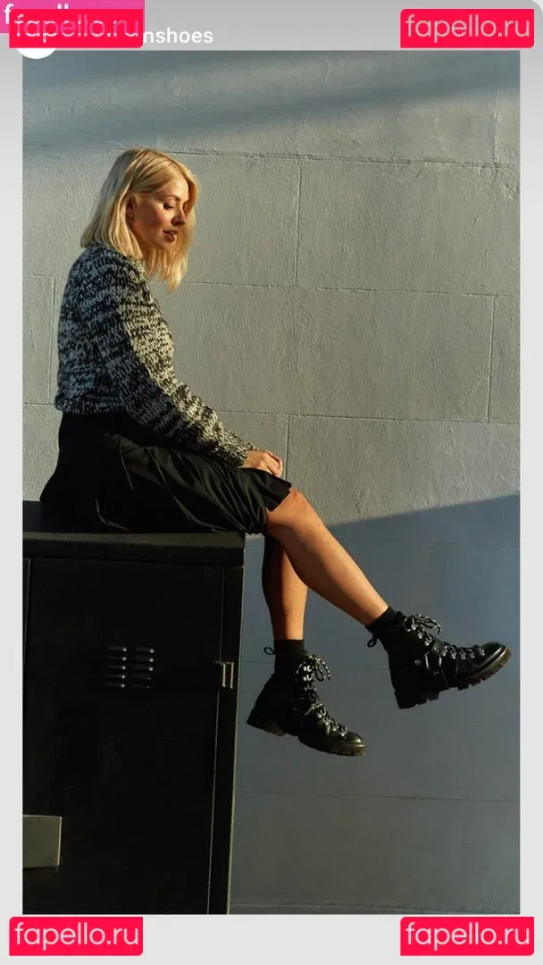 Holly Willoughby Onlyfans Photo Gallery 