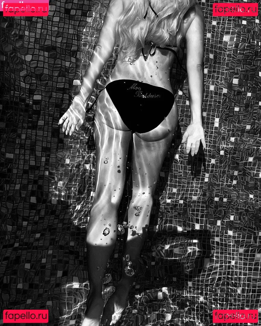 Holly Willoughby Onlyfans Photo Gallery 