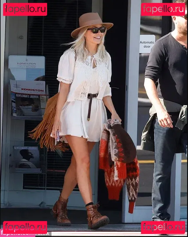 Holly Willoughby Onlyfans Photo Gallery 