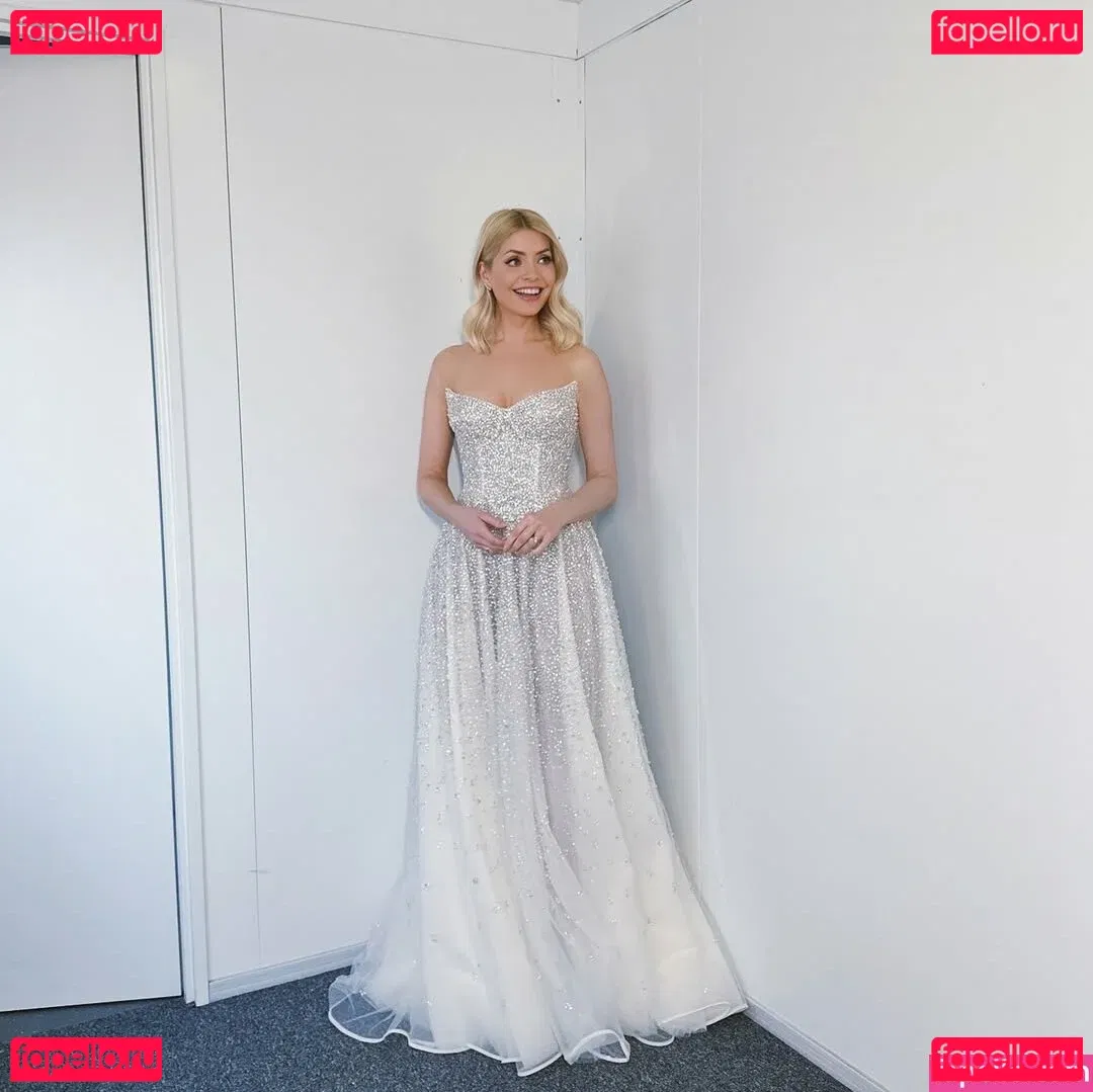 Holly Willoughby Onlyfans Photo Gallery 