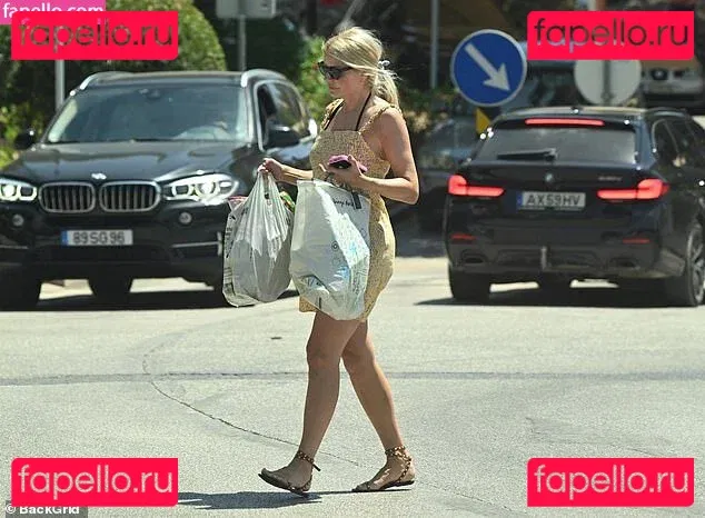 Holly Willoughby Onlyfans Photo Gallery 