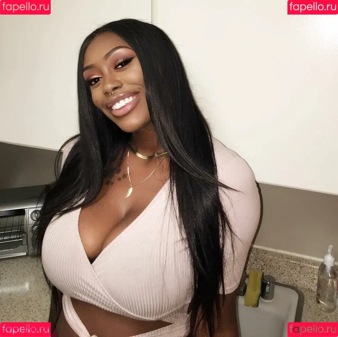 NonnieBaby Onlyfans Photo Gallery 