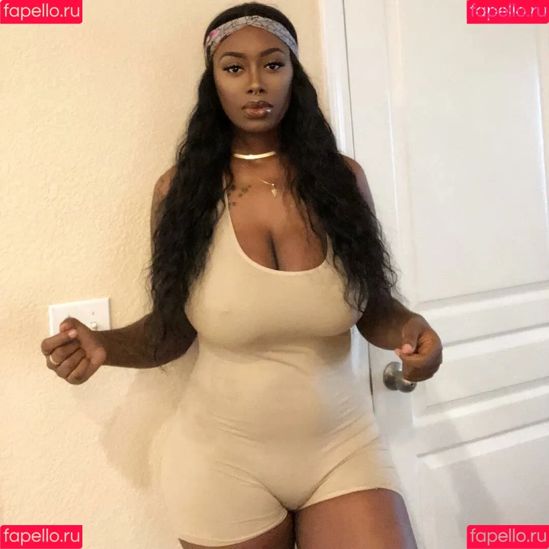 NonnieBaby Onlyfans Photo Gallery 