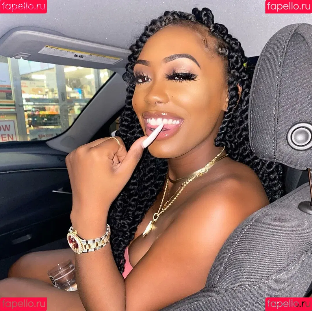 NonnieBaby Onlyfans Photo Gallery 