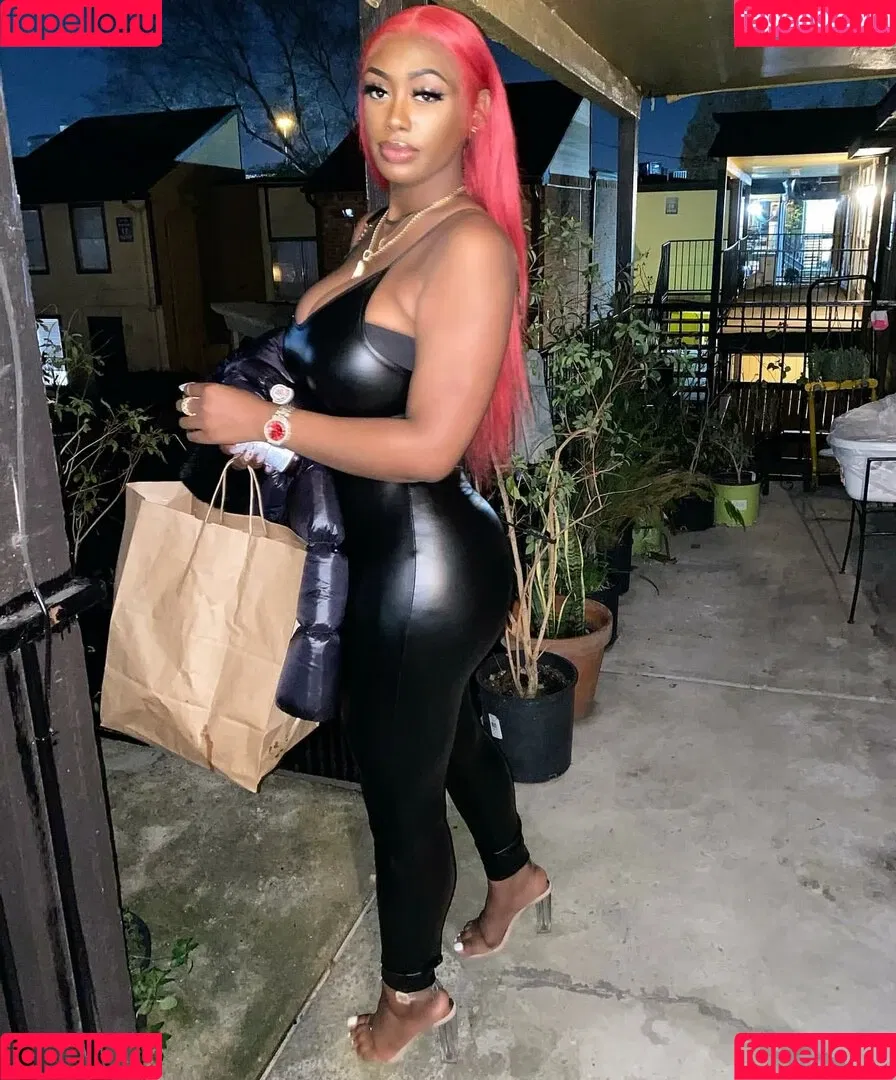 NonnieBaby Onlyfans Photo Gallery 