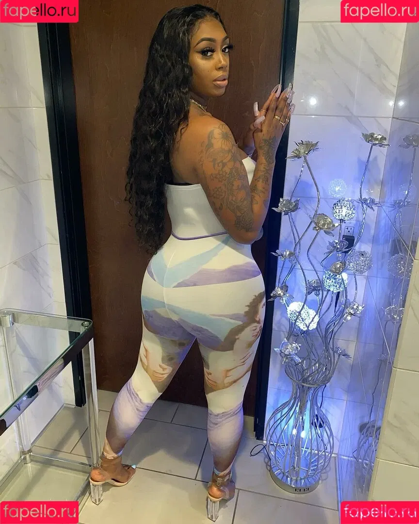 NonnieBaby Onlyfans Photo Gallery 