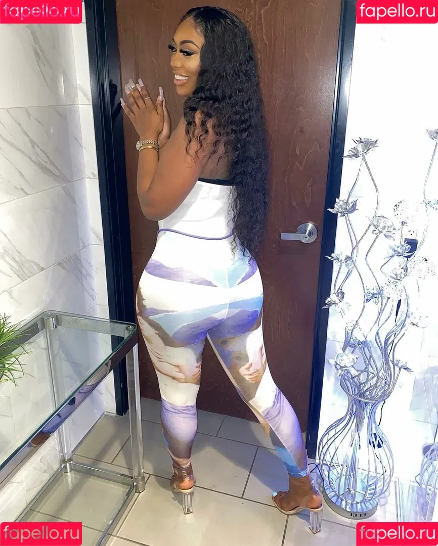 NonnieBaby Onlyfans Photo Gallery 