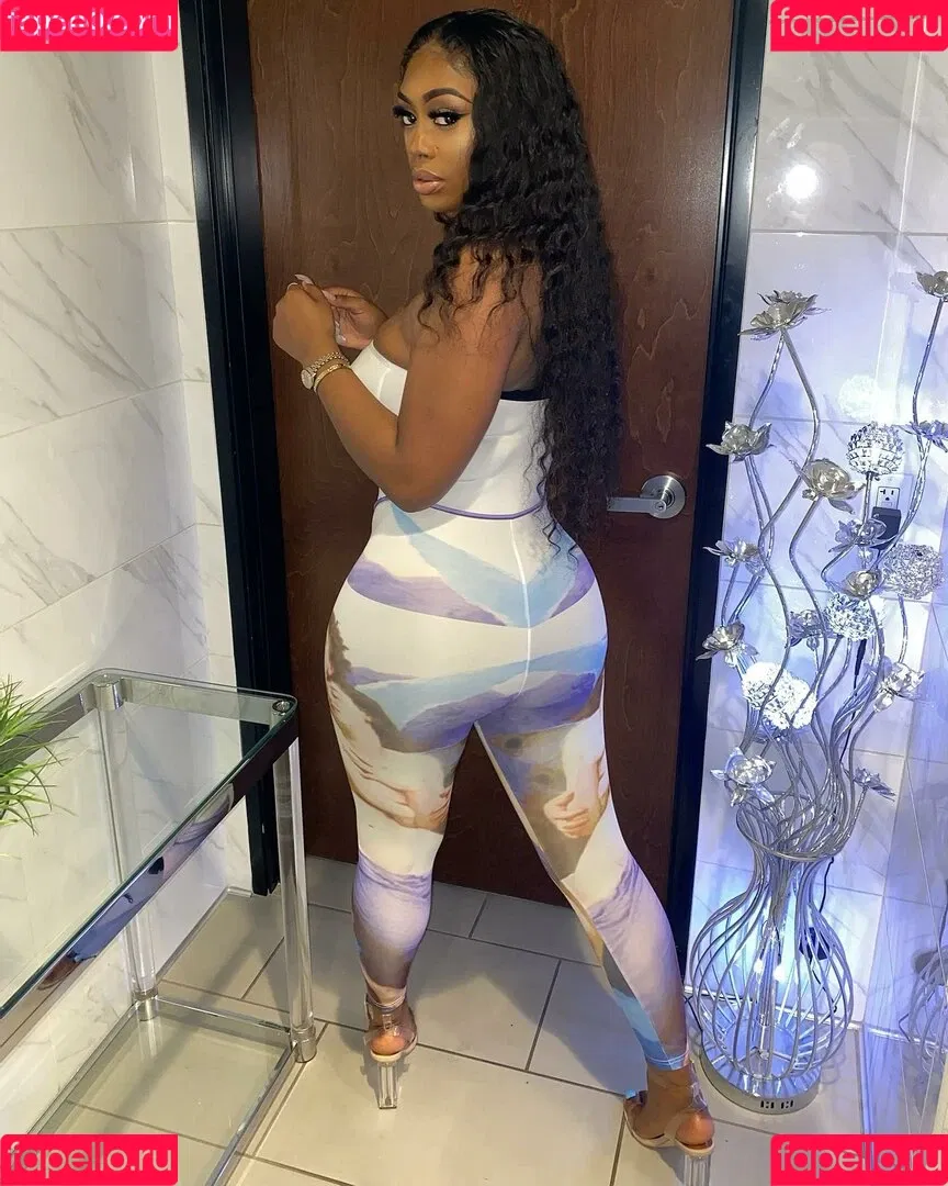 NonnieBaby Onlyfans Photo Gallery 