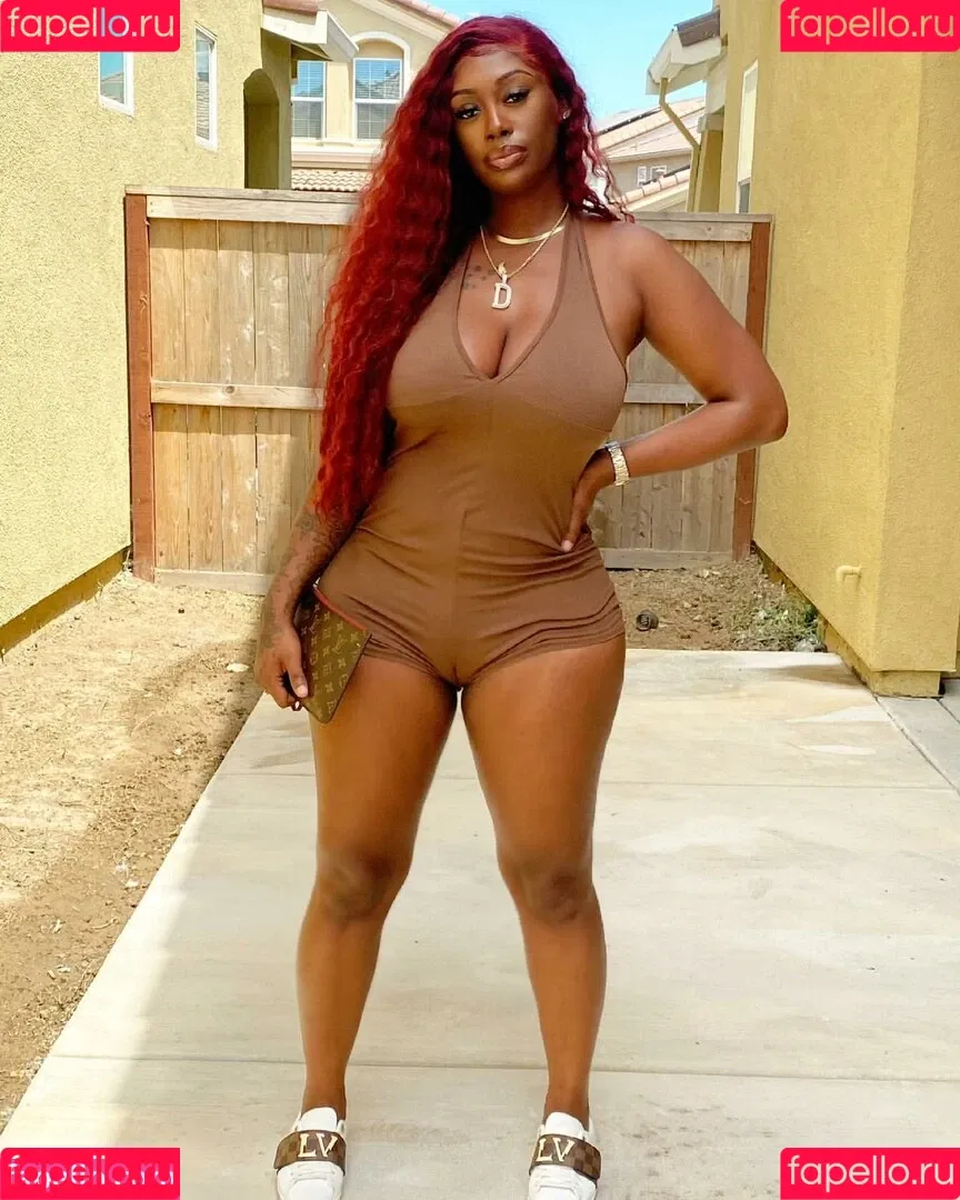NonnieBaby Onlyfans Photo Gallery 