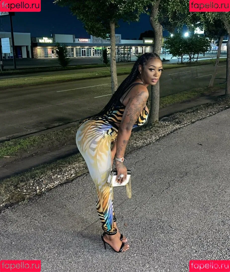 NonnieBaby Onlyfans Photo Gallery 