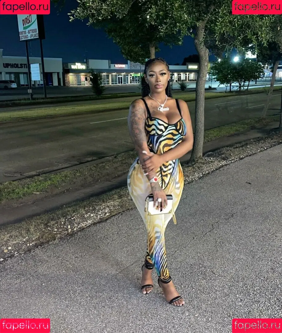 NonnieBaby Onlyfans Photo Gallery 