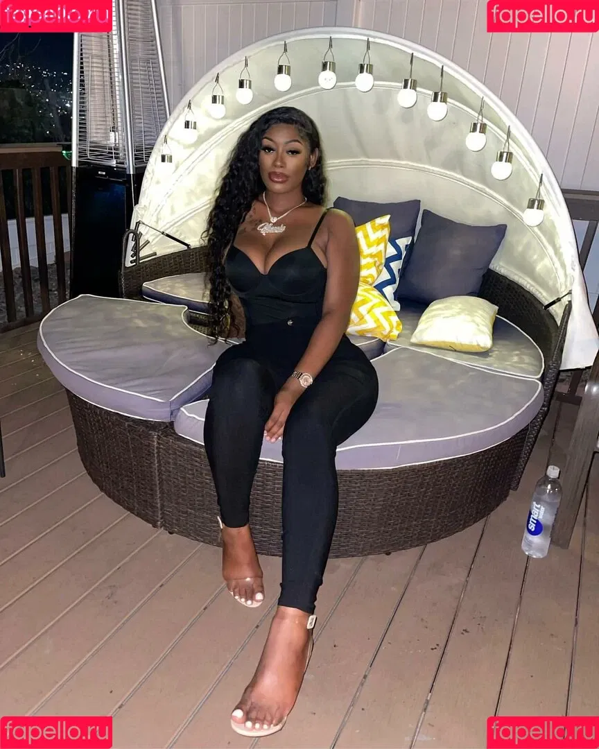 NonnieBaby Onlyfans Photo Gallery 