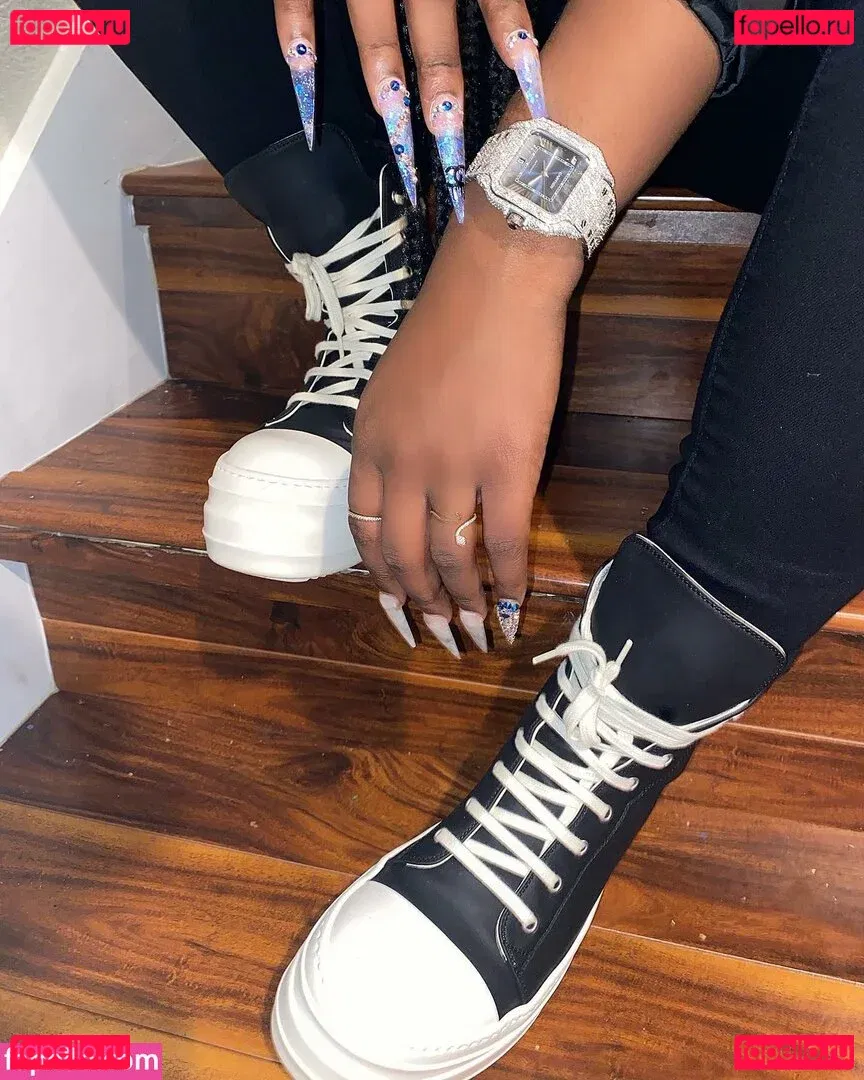 NonnieBaby Onlyfans Photo Gallery 