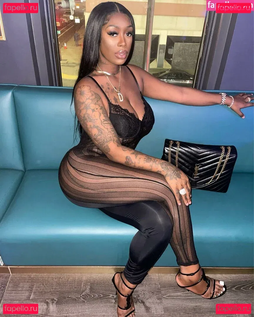 NonnieBaby Onlyfans Photo Gallery 