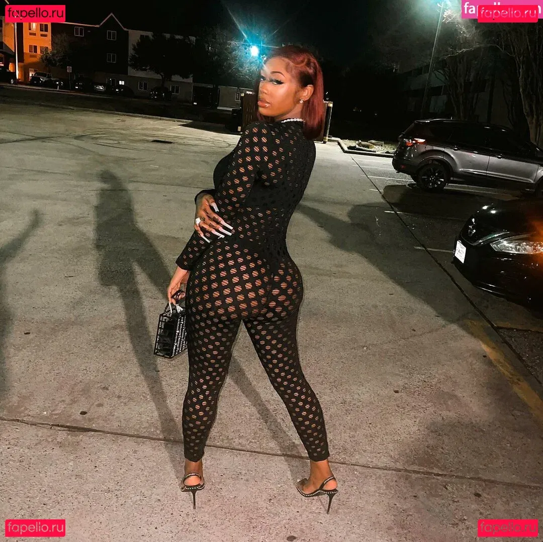 NonnieBaby Onlyfans Photo Gallery 