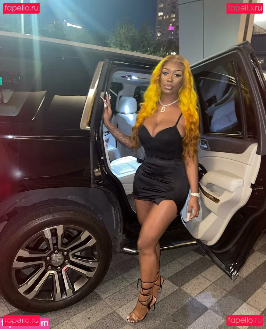 NonnieBaby Onlyfans Photo Gallery 