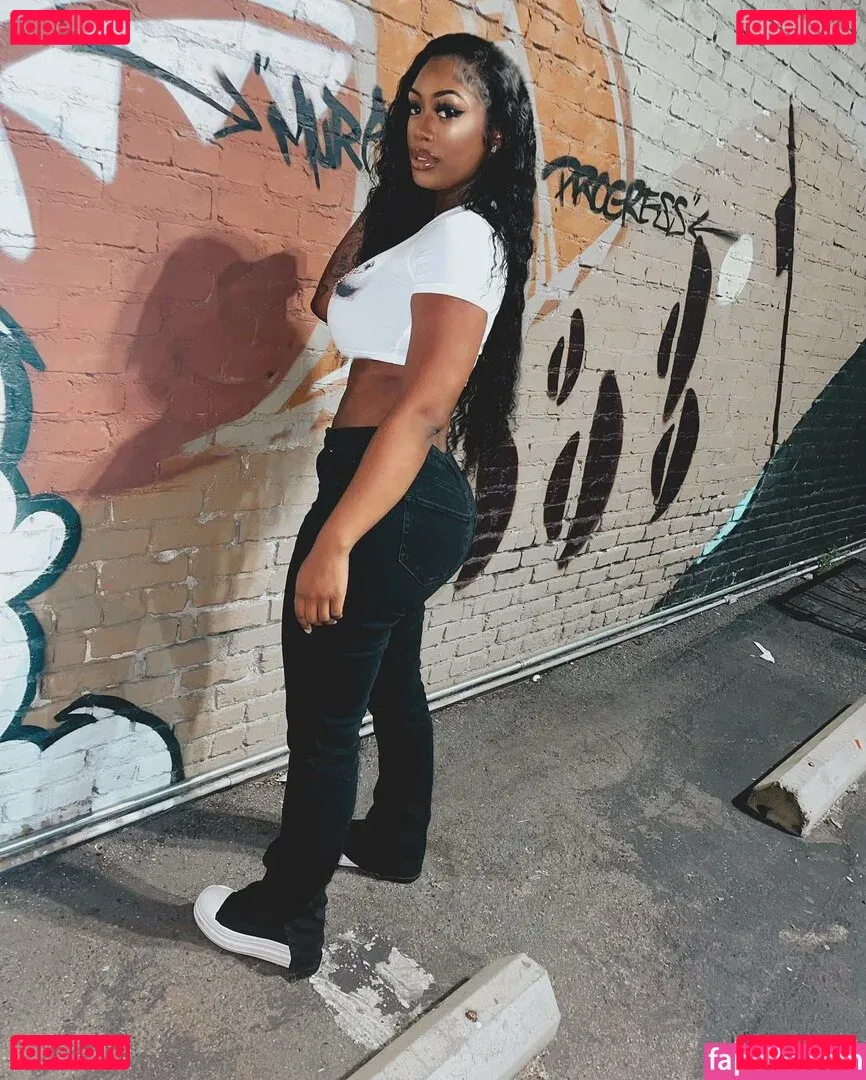 NonnieBaby Onlyfans Photo Gallery 