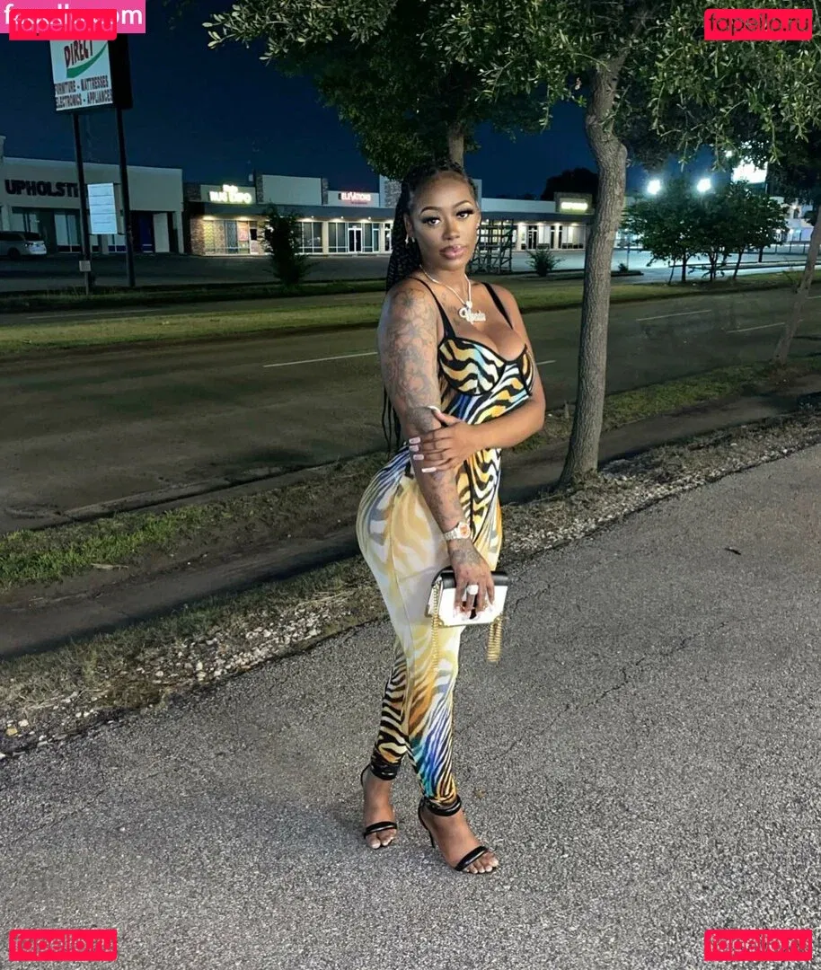 NonnieBaby Onlyfans Photo Gallery 