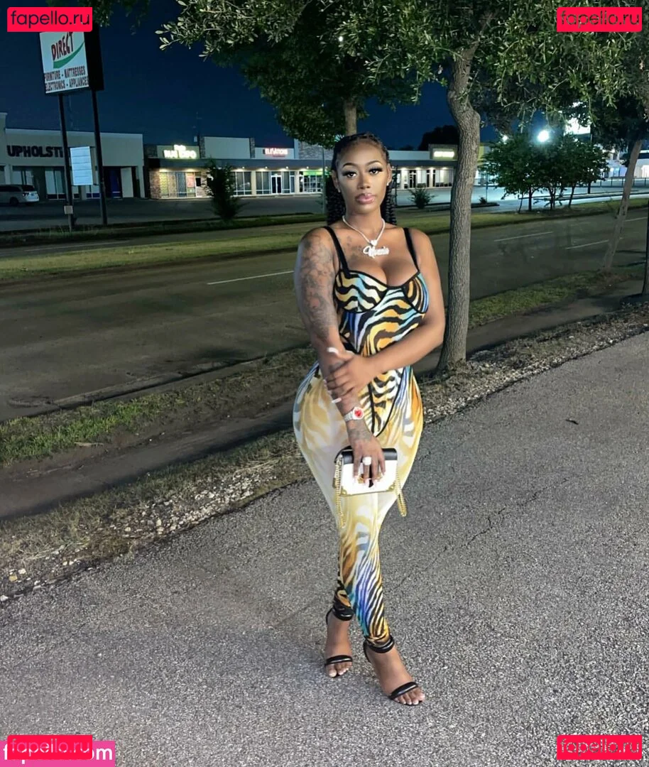 NonnieBaby Onlyfans Photo Gallery 