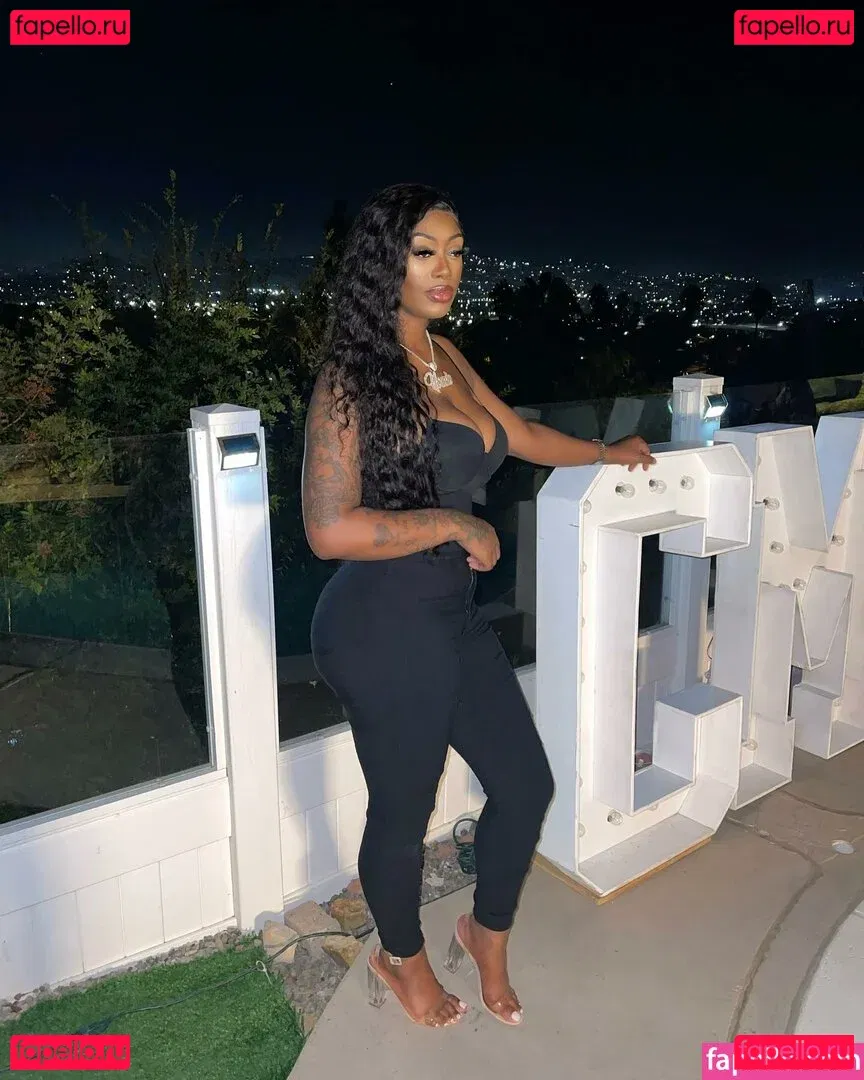 NonnieBaby Onlyfans Photo Gallery 