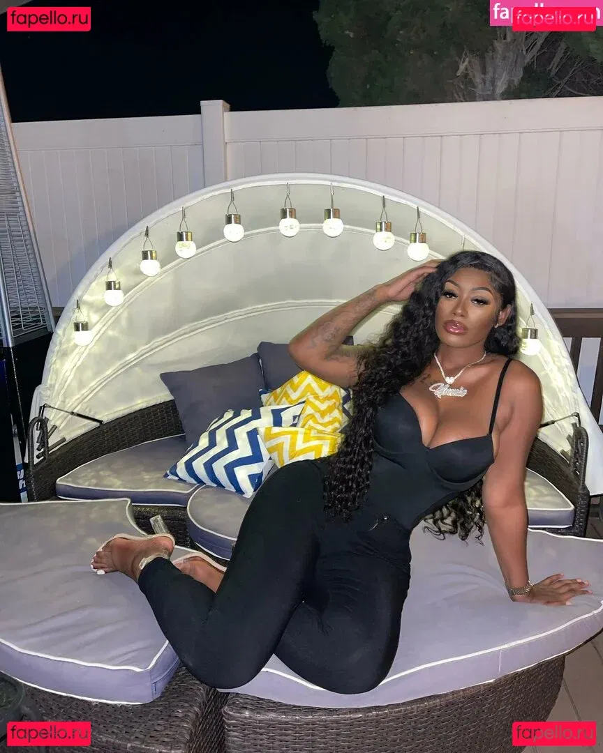 NonnieBaby Onlyfans Photo Gallery 