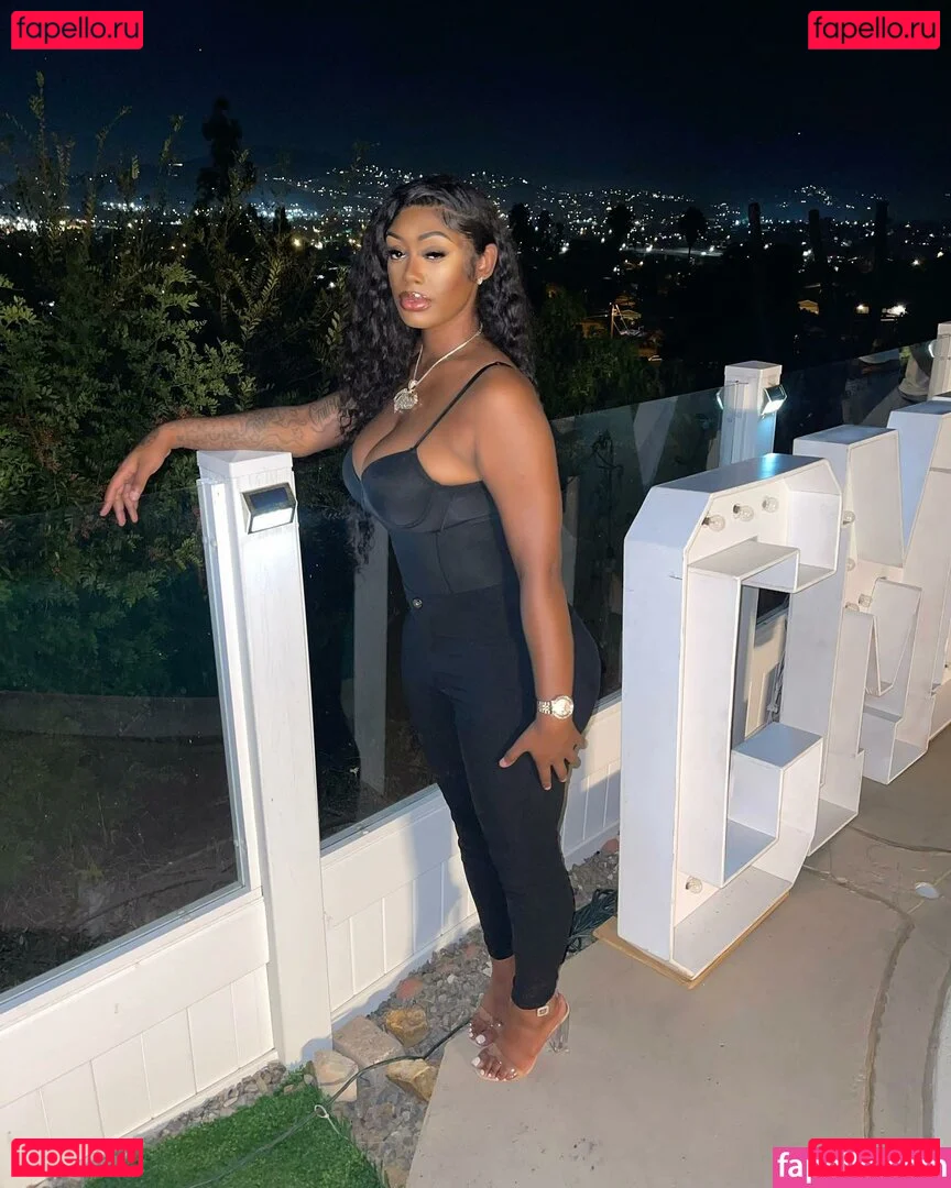 NonnieBaby Onlyfans Photo Gallery 