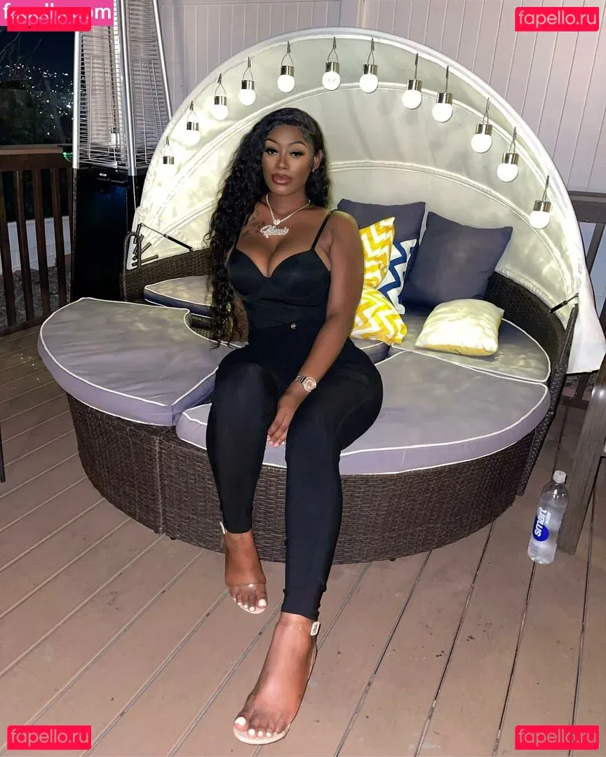 NonnieBaby Onlyfans Photo Gallery 