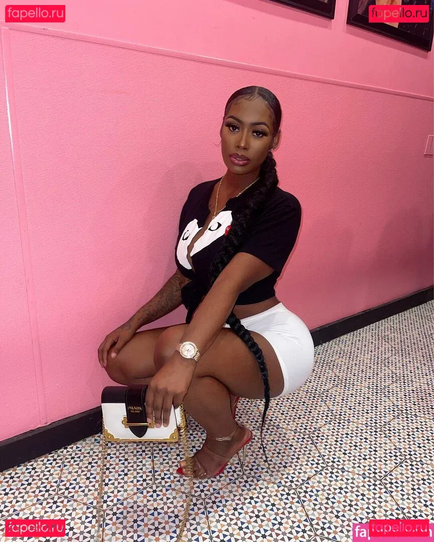 NonnieBaby Onlyfans Photo Gallery 