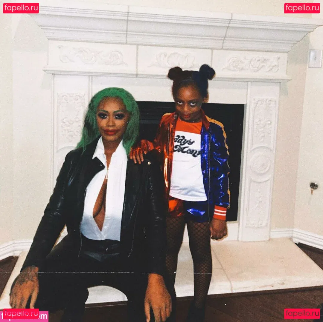 NonnieBaby Onlyfans Photo Gallery 