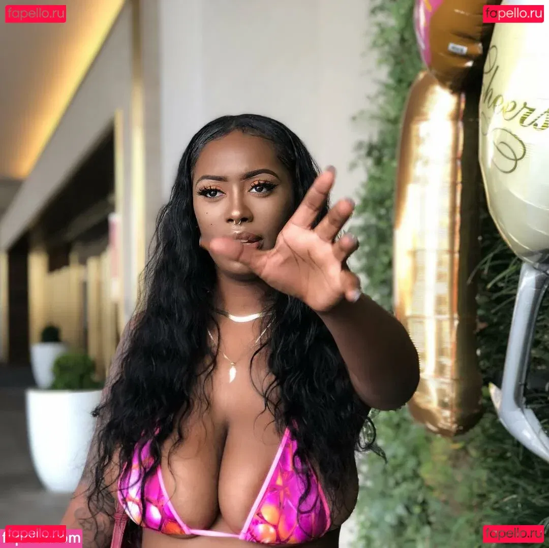 NonnieBaby Onlyfans Photo Gallery 