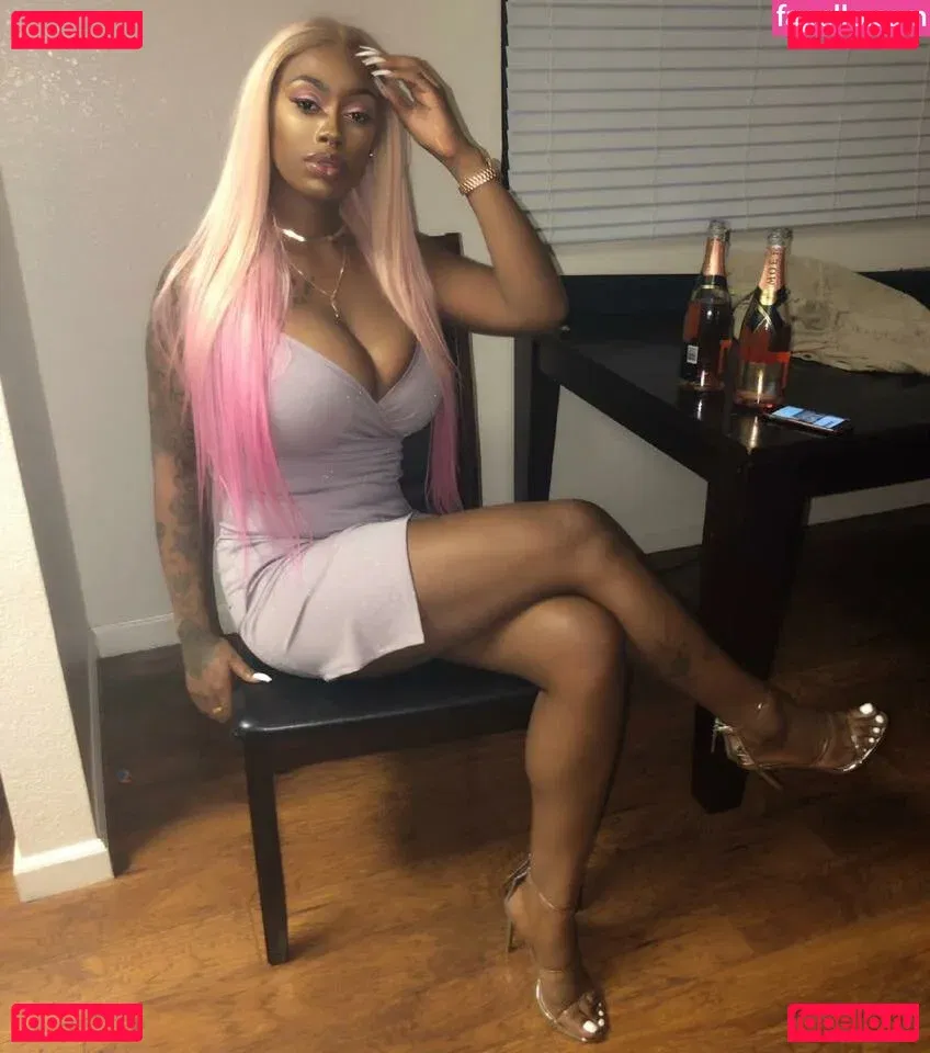 NonnieBaby Onlyfans Photo Gallery 