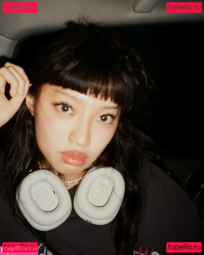 Yujin Onlyfans Photo Gallery 