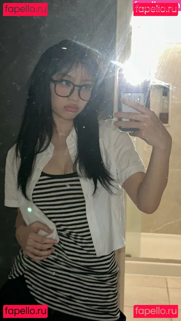 Yujin Onlyfans Photo Gallery 