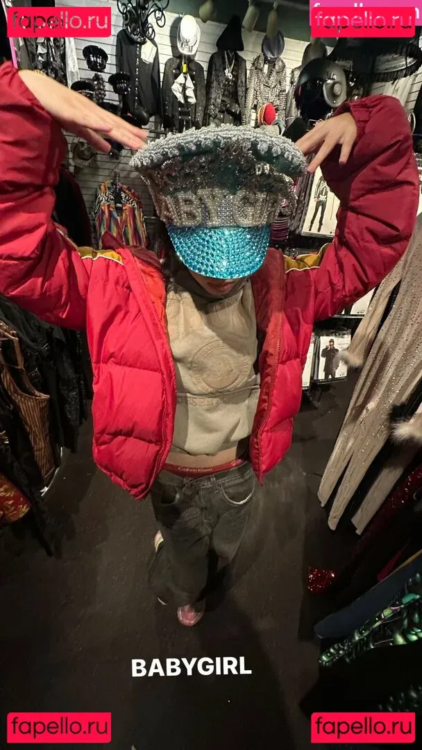 Yujin Onlyfans Photo Gallery 