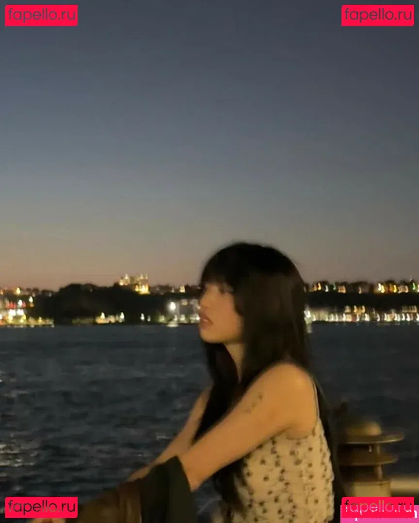 Yujin Onlyfans Photo Gallery 