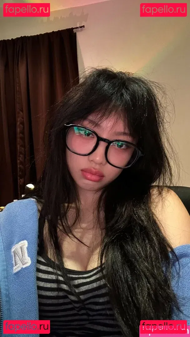 Yujin Onlyfans Photo Gallery 