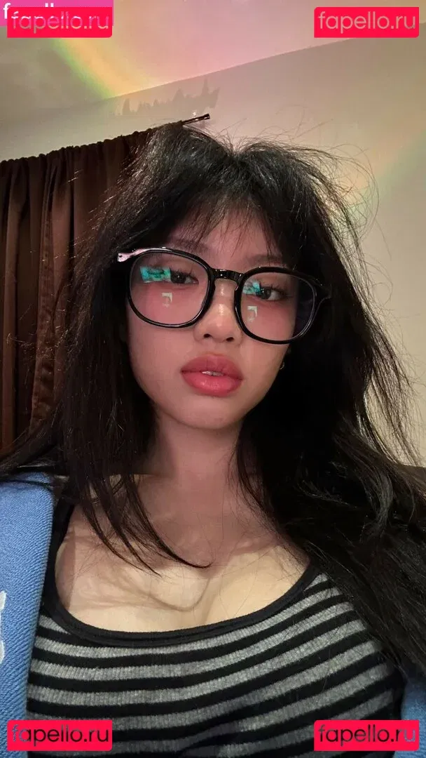 Yujin Onlyfans Photo Gallery 