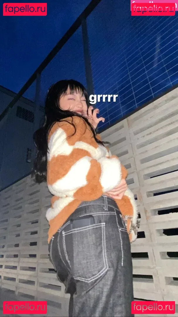 Yujin Onlyfans Photo Gallery 