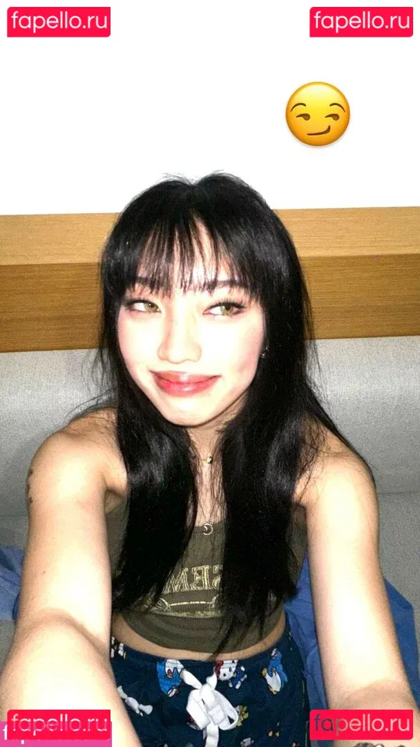 Yujin Onlyfans Photo Gallery 