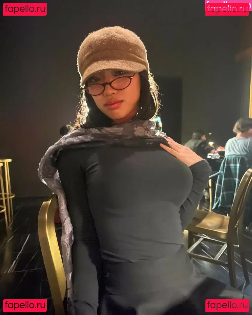 Yujin Onlyfans Photo Gallery 