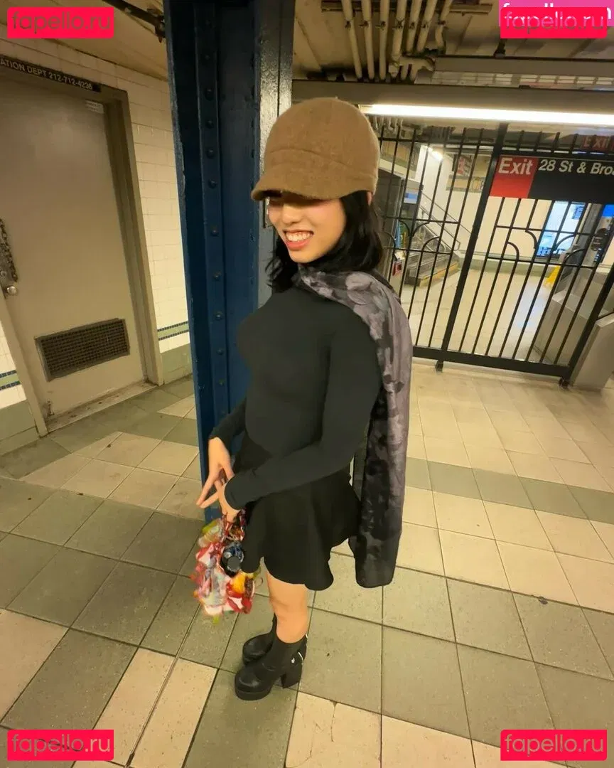 Yujin Onlyfans Photo Gallery 